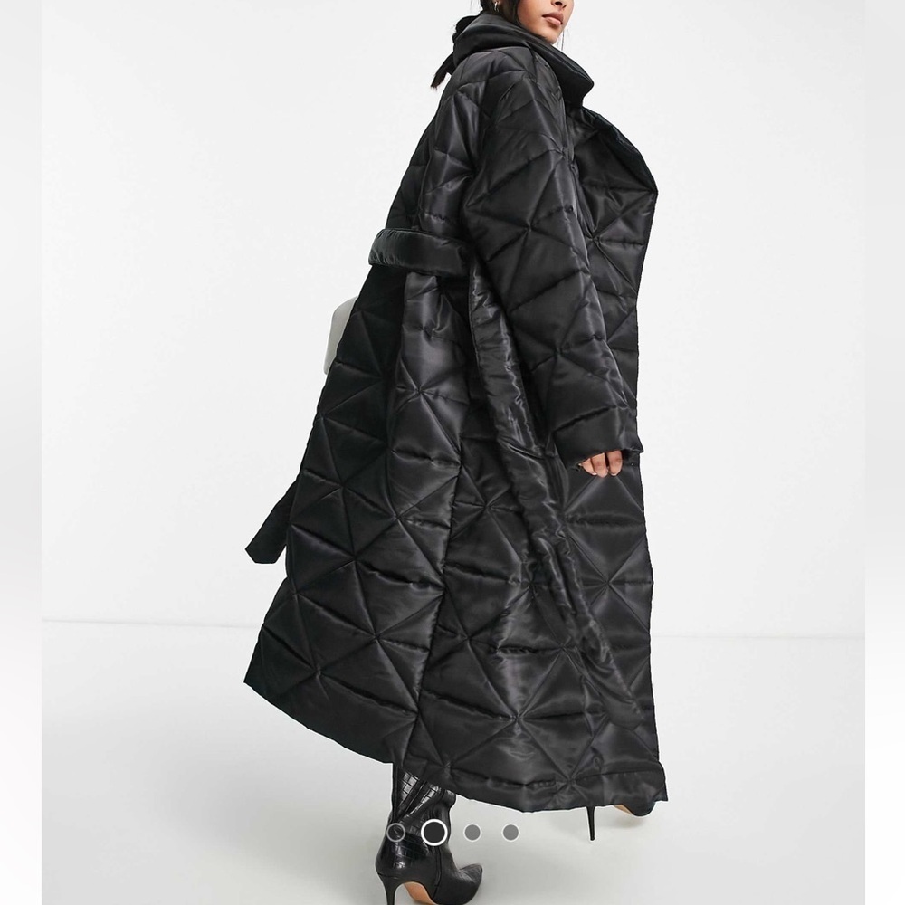 Oversized ASOS DESIGN nylon quilted maxi puffer coat in black - Picture 4 of 10
